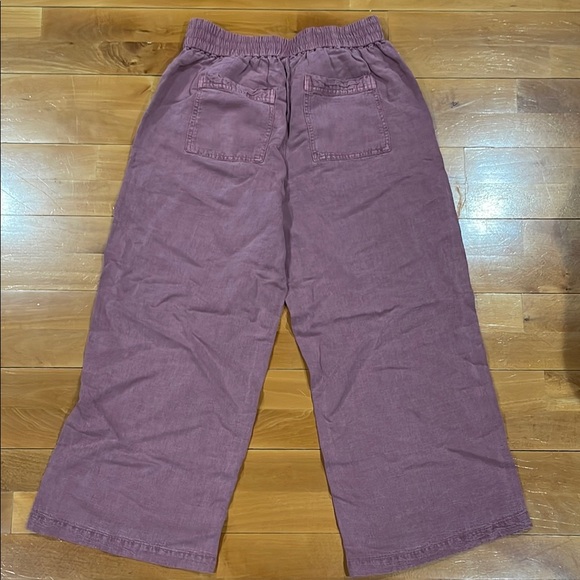Women’s Maroon Linen Cropped Pants - Picture 2 of 2